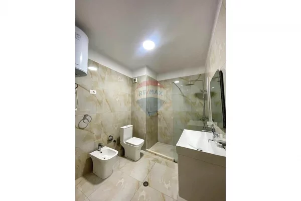 Shtepi me qera Apartament ne Tirane, 1+1, Mobilimi E mobiluar, Pagesa 900  Euro.