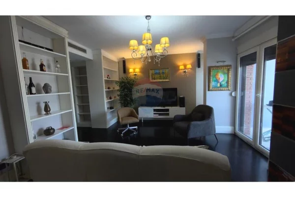 Shtepi me qera Apartament ne Tirane, 2+1, Mobilimi E mobiluar, Pagesa 1,100  Euro.
