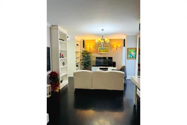 Shtepi me qera Apartament ne Tirane, 2+1, Mobilimi E mobiluar, Pagesa 1,100  Euro.