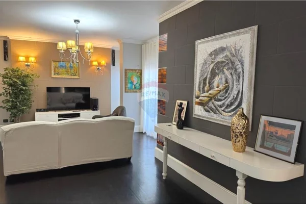 Shtepi me qera Apartament ne Tirane, 2+1, Mobilimi E mobiluar, Pagesa 1,100  Euro.