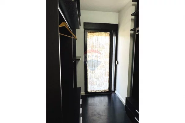 Shtepi me qera Apartament ne Tirane, 2+1, Mobilimi E mobiluar, Pagesa 1,100  Euro.