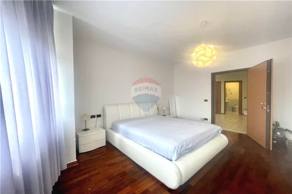 Shtepi me qera Apartament ne Tirane, 3+1, Mobilimi E mobiluar, Pagesa 200,000  Leke.