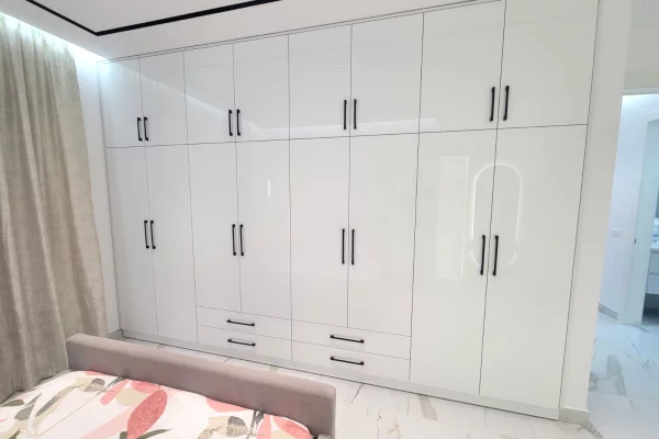 Shtepi me qera Apartament ne Tirane, 2+1, Mobilimi E mobiluar, Pagesa 1,100  Euro.