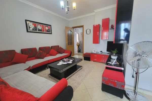 Shtepi ne shitje Apartament ne Tirane, 2+1, Mobilimi E mobiluar, Pagesa 200,000  Euro.