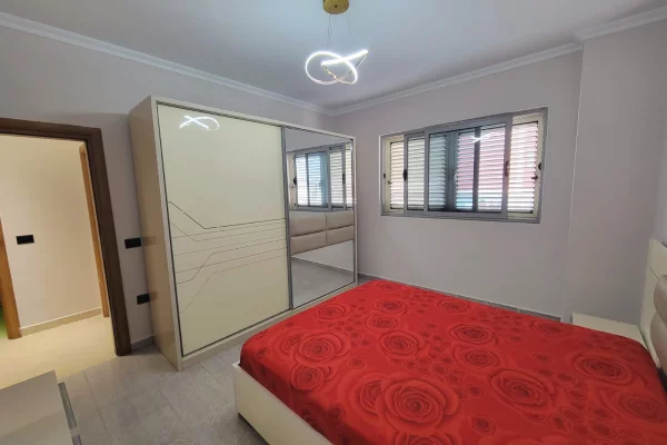 Shtepi ne shitje Apartament ne Tirane, 3+1, Mobilimi E mobiluar, Pagesa 25,800,000  Leke.