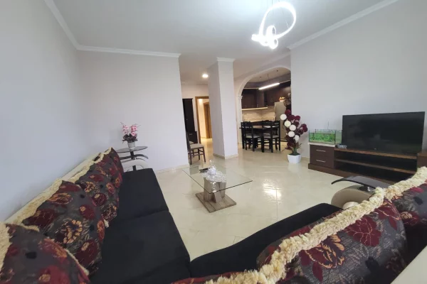 Shtepi ne shitje Apartament ne Tirane, 3+1, Mobilimi E mobiluar, Pagesa 25,800,000  Leke.