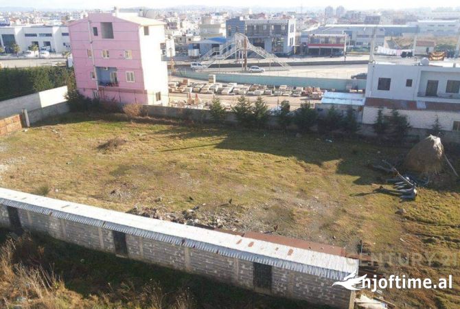 SHESIM TOKE PER BIZNES NE AUTOSTRADEN TIRANE-DURRES!