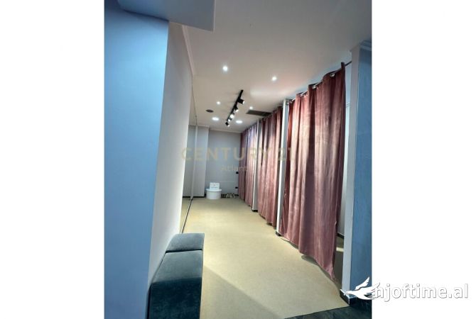 Ambiente Commerciale in Vendita 1+1 a Durazzo - 10,000 Euro