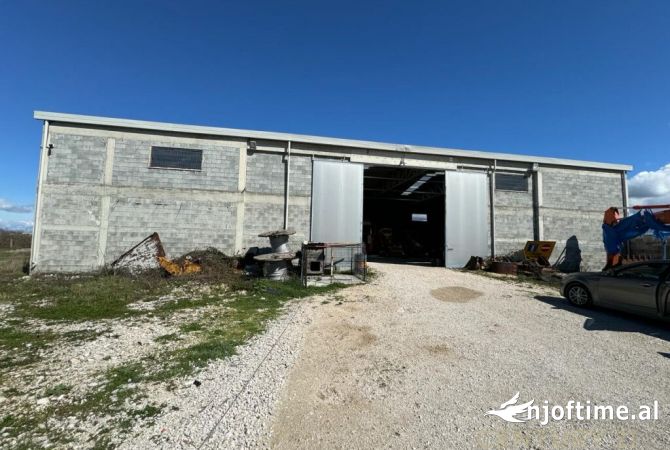 Ambiente Commerciale in Vendita 4+1 a Durazzo - 600,000 Euro