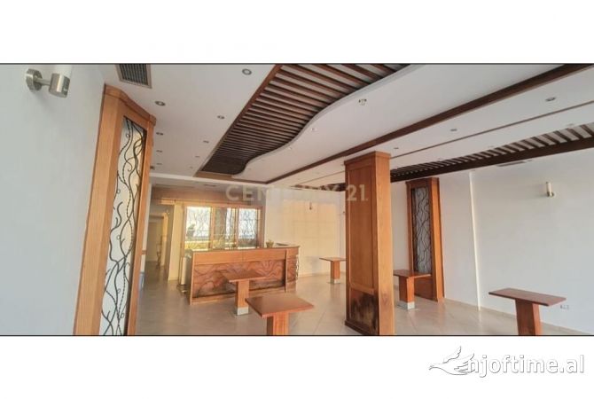 SHITET NJESI KOMERCIALE VIJA E PARE ME DETIN !!