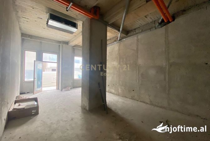 Ambiente Commerciale in Vendita 1+1 a Durazzo - 100,000 Euro