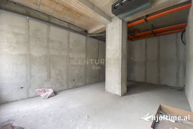 SHITET NJESI BIZNESI NE QENDER TE DURRESIT!!