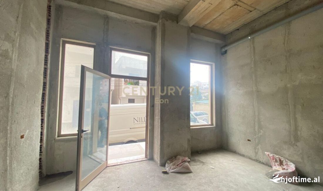 SHITET NJESI BIZNESI NE QENDER TE DURRESIT!!