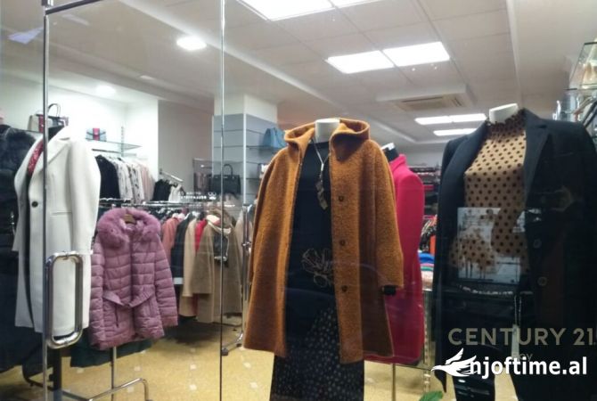 Ambiente Commerciale in Vendita 1+1 a Durazzo - 200,000 Euro