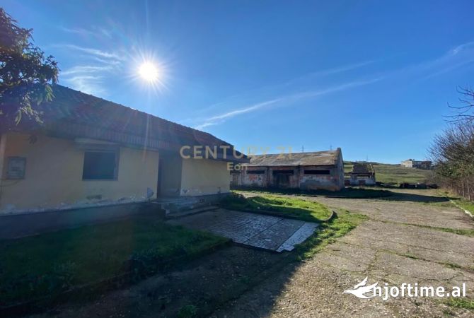 Ambient biznesi ne shitje 4+1 ne Durres - 750,000 Euro