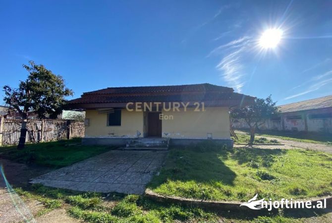 Ambient biznesi ne shitje 4+1 ne Durres - 750,000 Euro