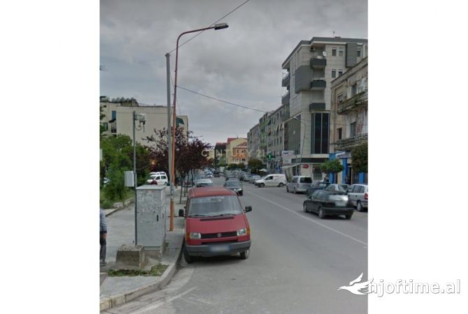 Ambient biznesi ne shitje 2+1 ne Durres - 320,000 Euro