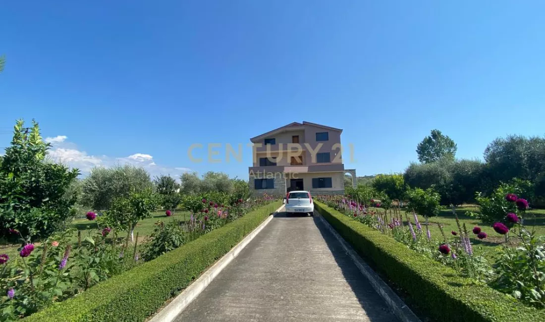 Shtepi ne shitje Shtepi Private ne Durres, 6+1, Mobilimi Pjeserisht e mobiluar, Pagesa 255,000  Euro.