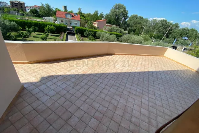 Shtepi ne shitje Shtepi Private ne Durres, 6+1, Mobilimi Pjeserisht e mobiluar, Pagesa 255,000  Euro.