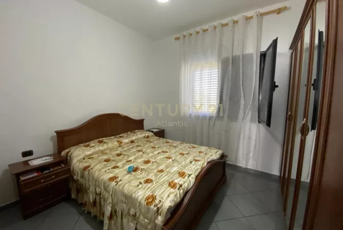 Shtepi ne shitje Shtepi Private ne Durres, 6+1, Mobilimi Pjeserisht e mobiluar, Pagesa 255,000  Euro.