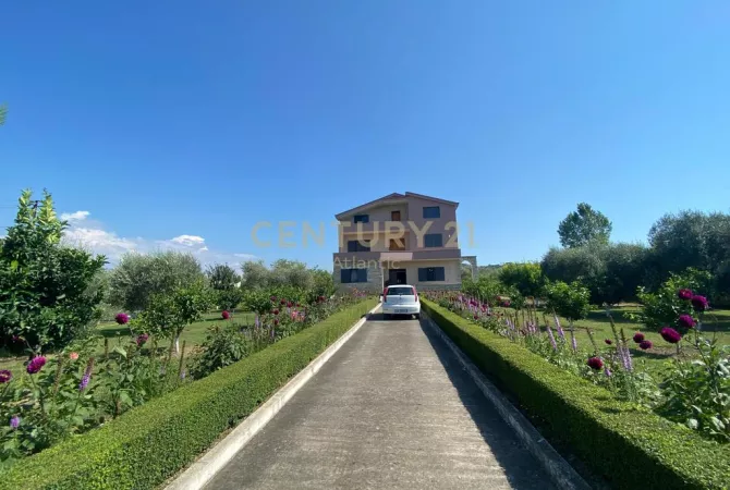 SHITET SUPER VILE 3 KATESHE NE PJEZE / DURRES !