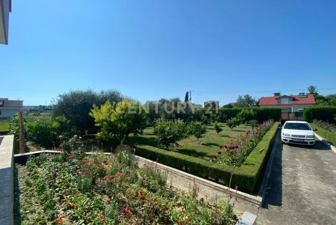 Shtepi ne shitje Shtepi Private ne Durres, 6+1, Mobilimi Pjeserisht e mobiluar, Pagesa 255,000  Euro.