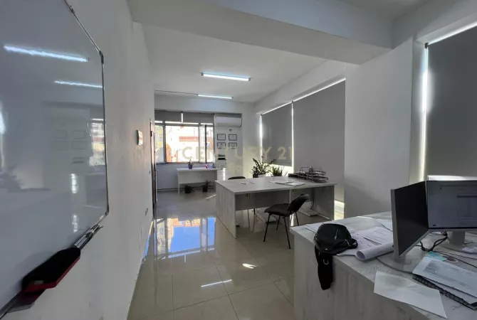 SHITET AMBIENT NE QENDER TE DURRESIT !