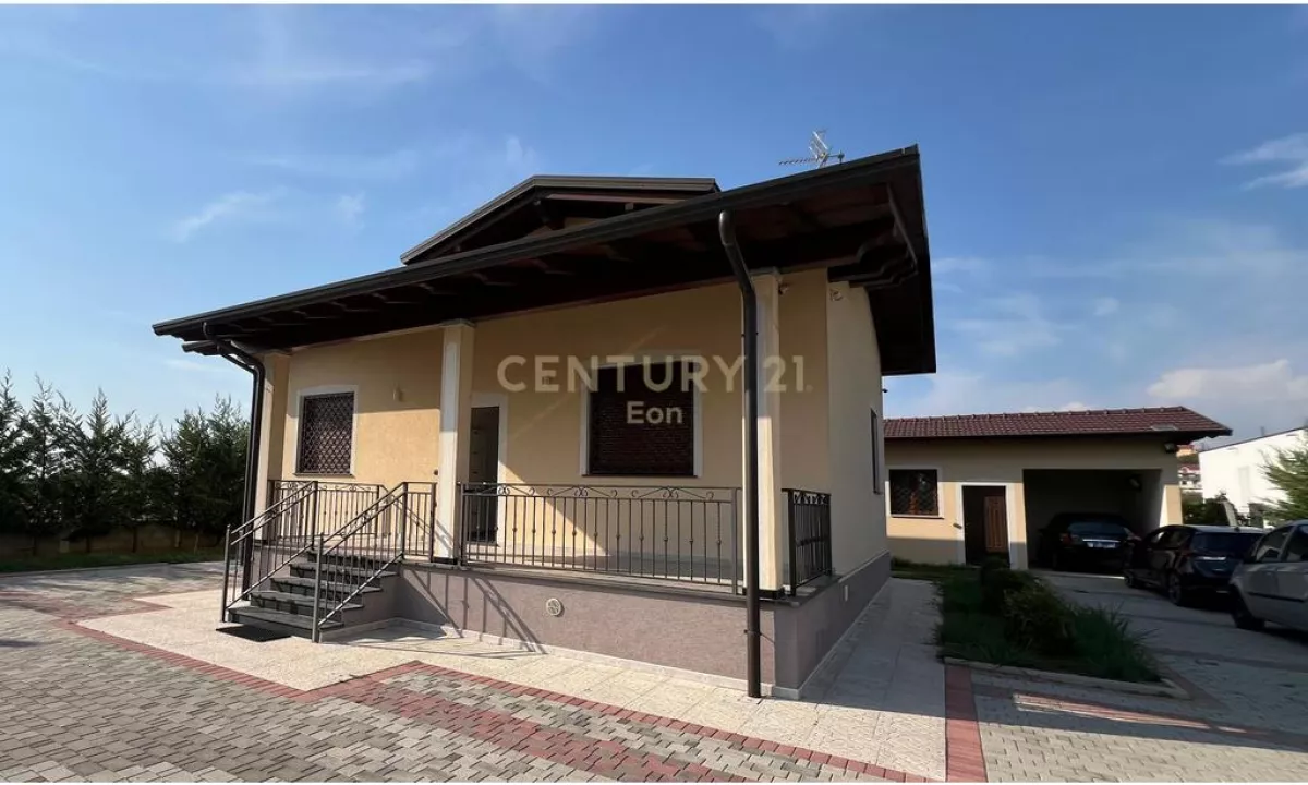 Shtepi ne shitje Shtepi Private ne Durres, 2+1, Mobilimi Pjeserisht e mobiluar, Pagesa 185,000  Euro.