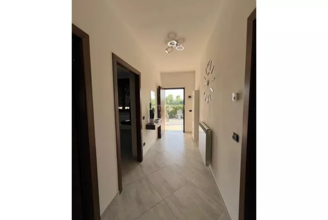 Shtepi ne shitje Shtepi Private ne Durres, 2+1, Mobilimi Pjeserisht e mobiluar, Pagesa 185,000  Euro.