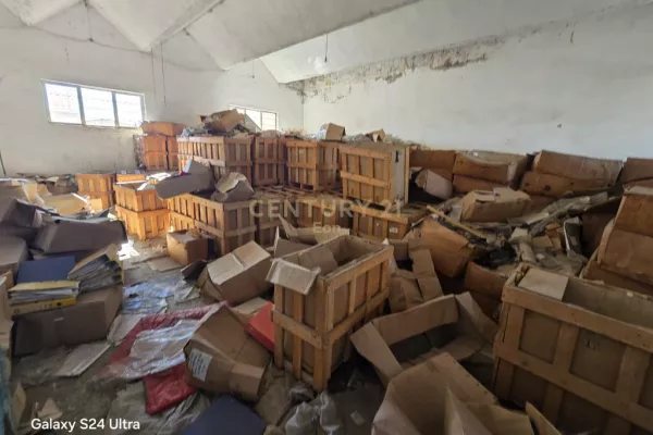 Magazine per Shitje ne Shkozet, 1332 m2 !