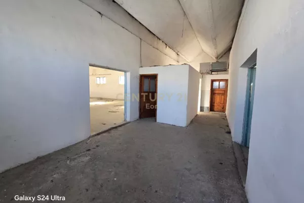 Magazine per Shitje ne Shkozet, 1332 m2 !