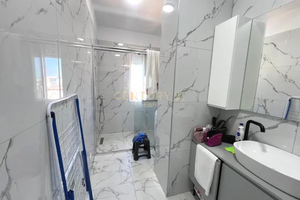 Shtepi ne shitje Apartament ne Durres, 1+1, Mobilimi E mobiluar, Pagesa 120,000  Euro.