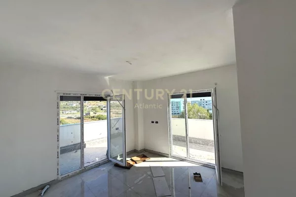 Shtepi ne shitje Apartament ne Durres, 2+1, Mobilimi Bosh, pa mobiluar, Pagesa 132,000  Euro.