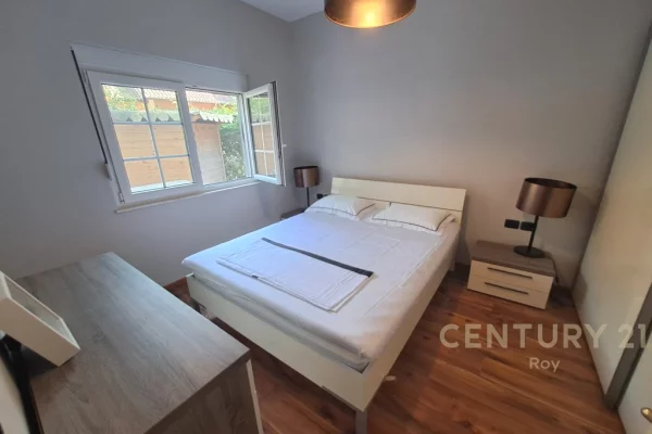 Shtepi ne shitje Vila Luksoze ne Durres, 3+1, Mobilimi E mobiluar, Pagesa 500,000  Euro.