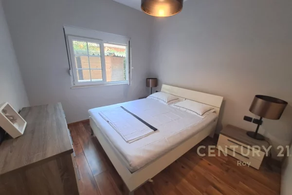 Shtepi ne shitje Vila Luksoze ne Durres, 3+1, Mobilimi E mobiluar, Pagesa 500,000  Euro.