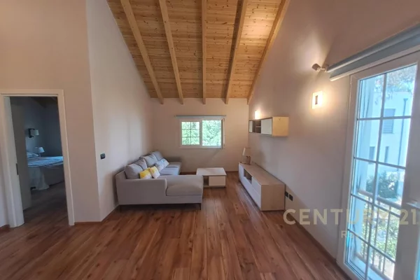 Shtepi ne shitje Vila Luksoze ne Durres, 3+1, Mobilimi E mobiluar, Pagesa 500,000  Euro.