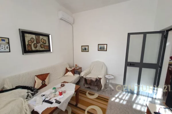 Shtepi ne shitje Shtepi Private ne Durres, 2+1, Mobilimi Pjeserisht e mobiluar, Pagesa 450,000  Euro.