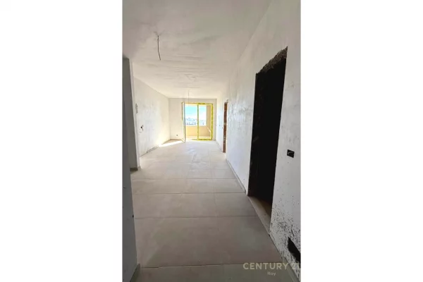 Shtepi ne shitje Apartament ne Durres, 2+1, Mobilimi Bosh, pa mobiluar, Pagesa 214,110  Euro.