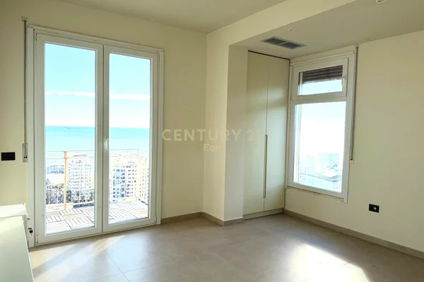 Shtepi ne shitje Apartament ne Durres, 2+1, Mobilimi E mobiluar, Pagesa 260,000  Euro.