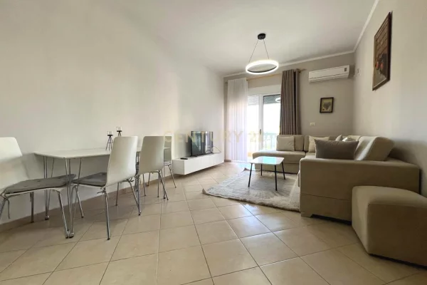 Shtepi ne shitje Apartament ne Durres, 1+1, Mobilimi E mobiluar, Pagesa 90,000  Euro.