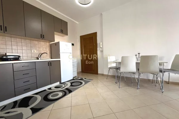 Shtepi ne shitje Apartament ne Durres, 1+1, Mobilimi E mobiluar, Pagesa 90,000  Euro.