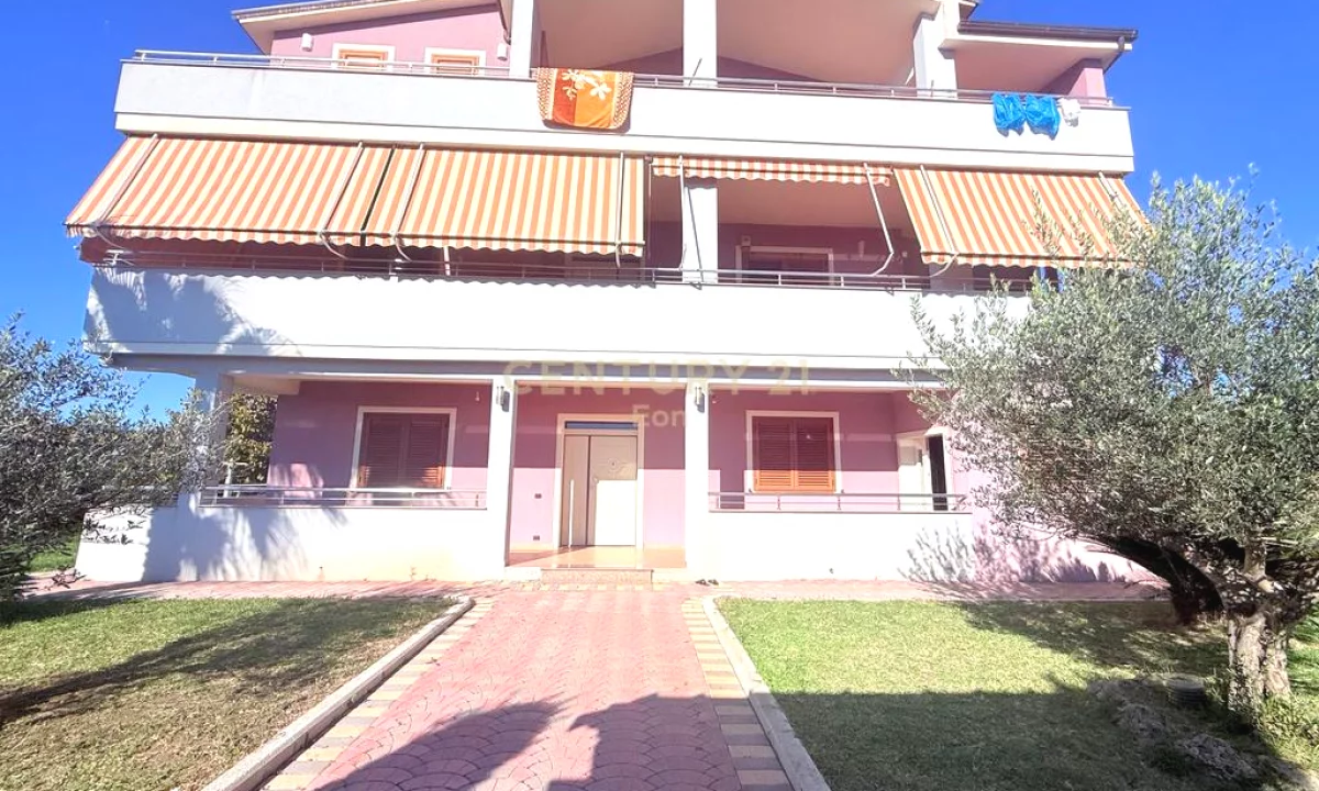 Shtepi ne shitje Shtepi Private ne Durres, 6+1, Mobilimi E mobiluar, Pagesa 200,000  Euro.