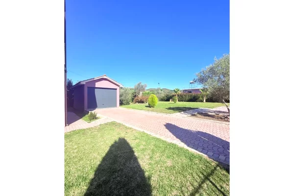 Shtepi ne shitje Shtepi Private ne Durres, 6+1, Mobilimi E mobiluar, Pagesa 200,000  Euro.