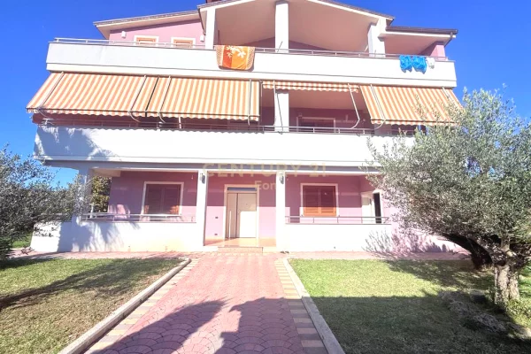 Shtepi ne shitje 6+1 ne Durres - 200,000 Euro