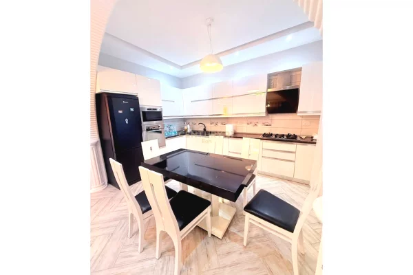 Shtepi ne shitje Shtepi Private ne Durres, 6+1, Mobilimi E mobiluar, Pagesa 200,000  Euro.