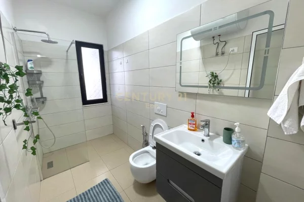 Shtepi ne shitje Apartament ne Durres, 1+1, Mobilimi E mobiluar, Pagesa 142,000  Euro.