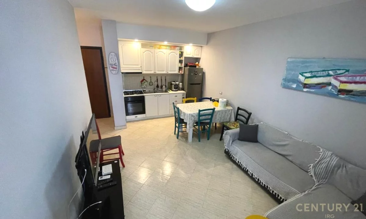 Appartamento in vendita a Durazzo 2+1, SemiArredato