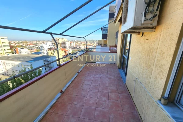 Appartamento in vendita a Durazzo 2+1, Arredato