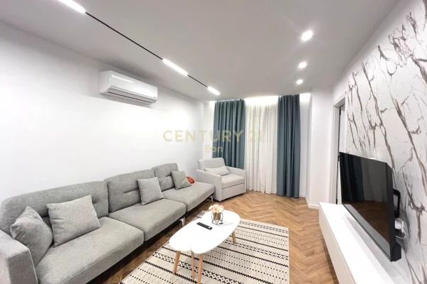 Appartamento in vendita a Durazzo 1+1, Arredato