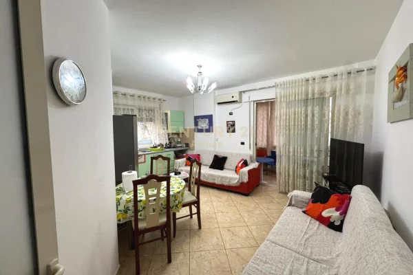 Appartamento in vendita a Durazzo 1+1, Arredato